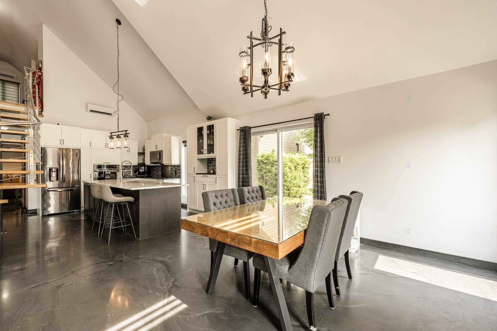 









470


Rue Arthur-Priem

,
Saint-Roch-de-Richelieu,




QC
J0L2M0

