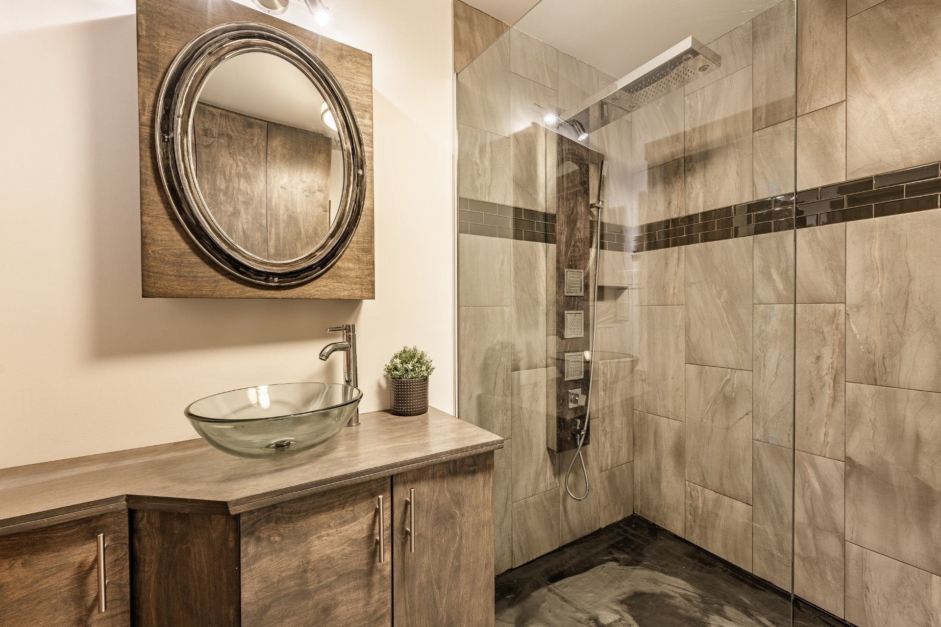 









470


Rue Arthur-Priem

,
Saint-Roch-de-Richelieu,




QC
J0L2M0

