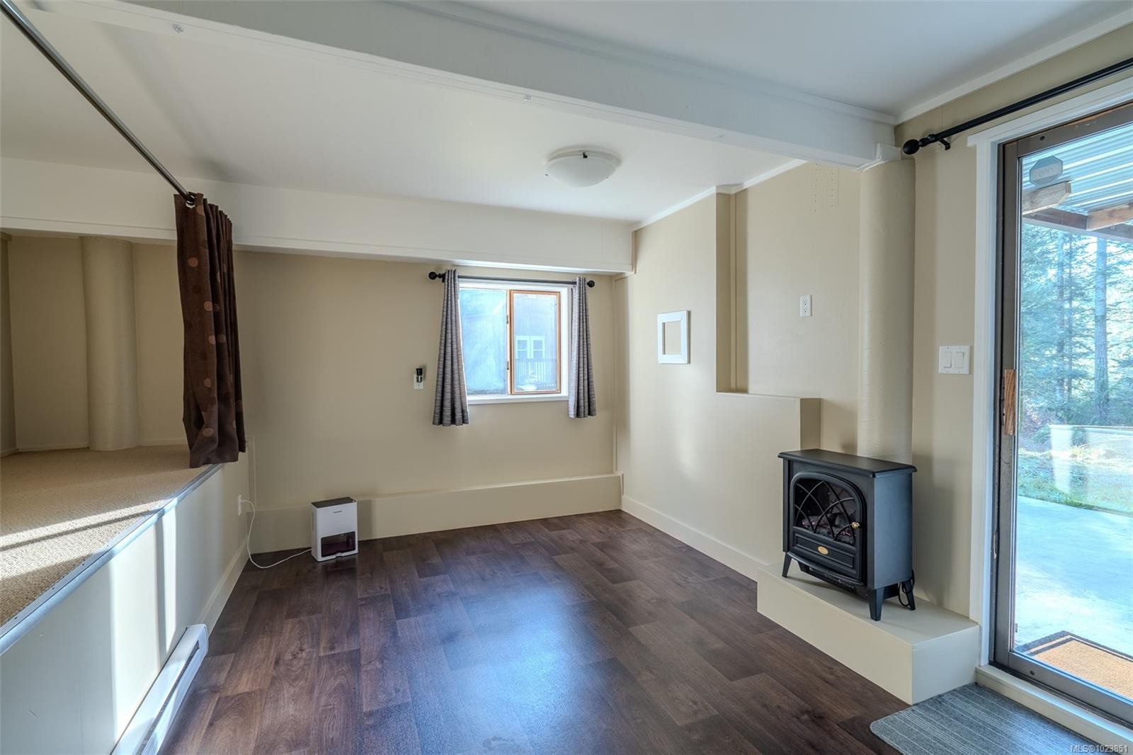 









121


Thomas

Rd,
Salt Spring,




BC
V8K 1R2

