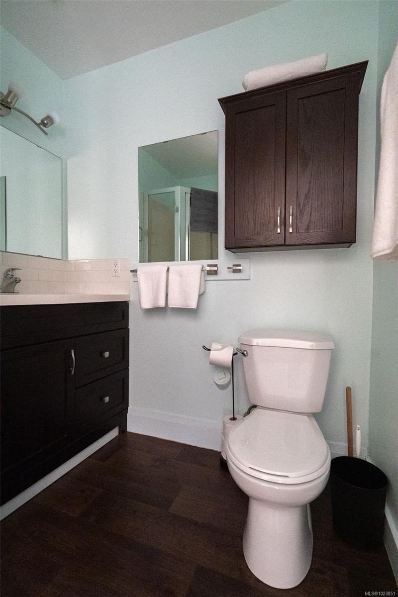 









121


Thomas

Rd,
Salt Spring,




BC
V8K 1R2

