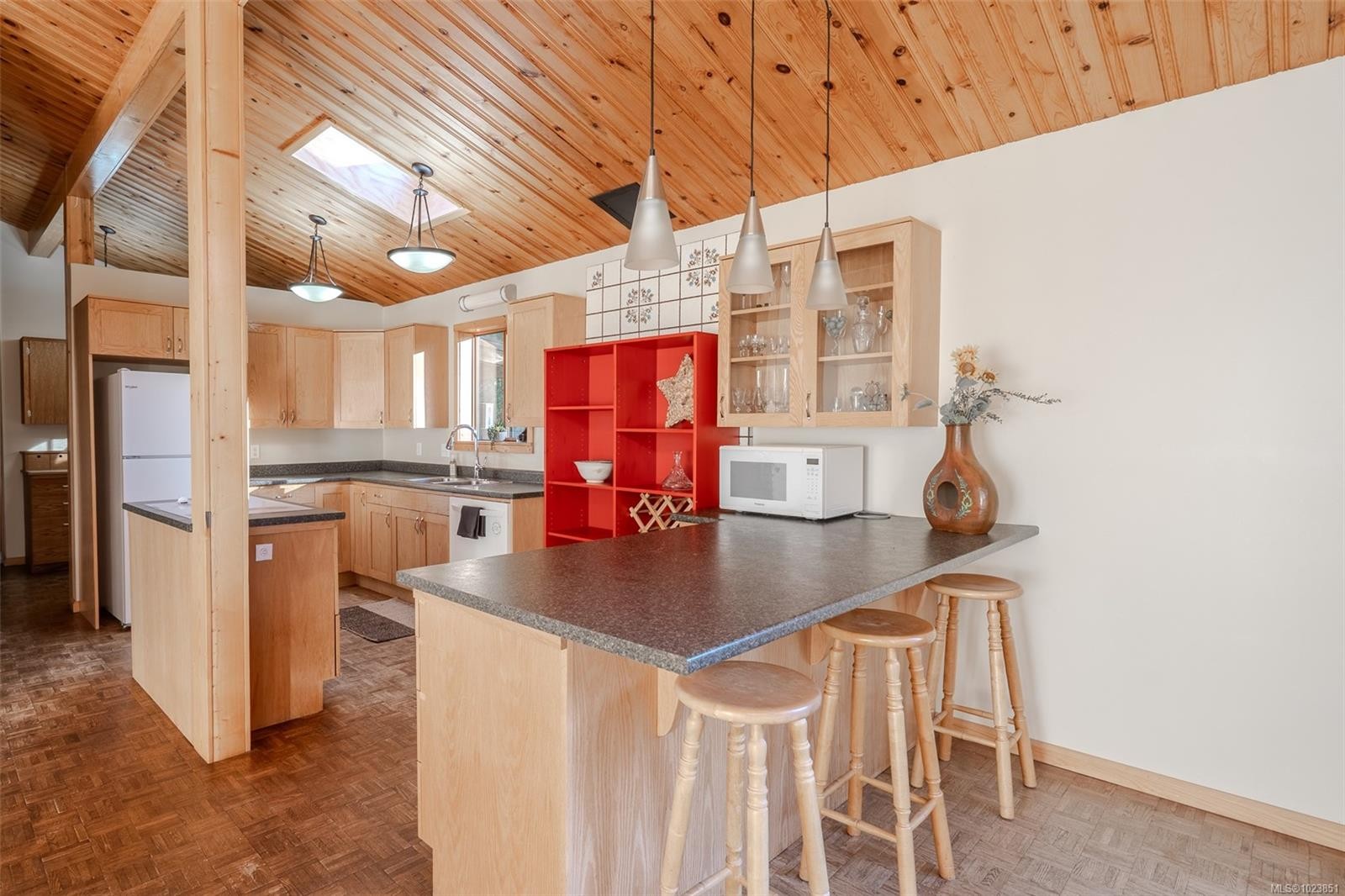 









121


Thomas

Rd,
Salt Spring,




BC
V8K 1R2

