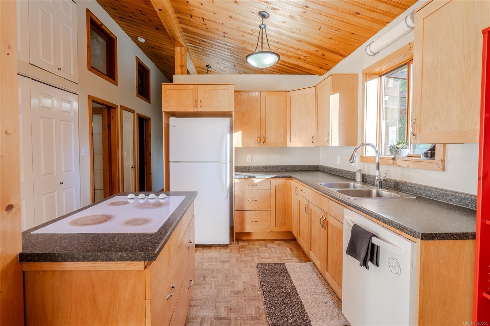 









121


Thomas

Rd,
Salt Spring,




BC
V8K 1R2

