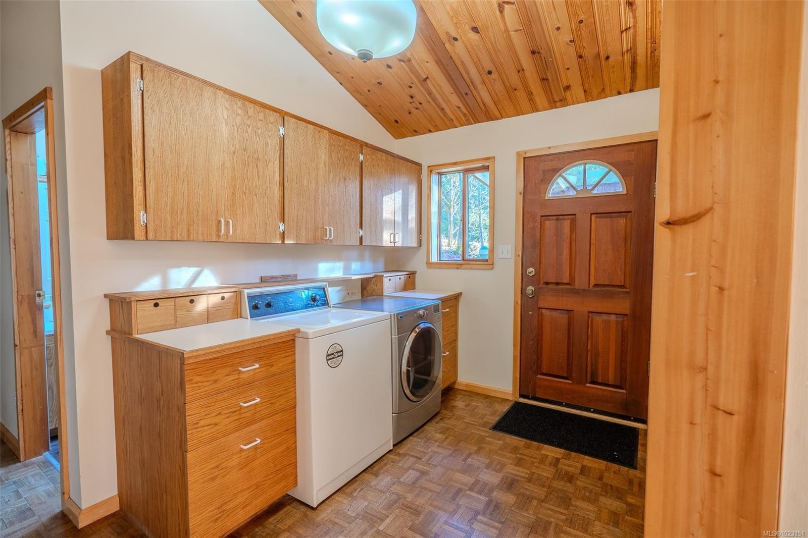 









121


Thomas

Rd,
Salt Spring,




BC
V8K 1R2

