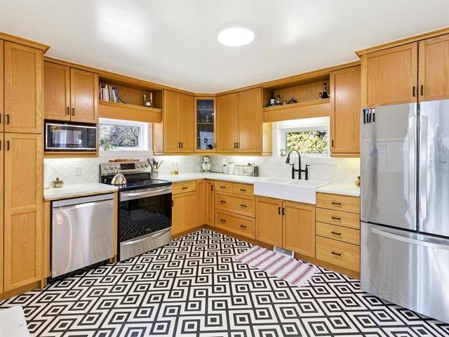 









37


MCIVOR

LANE,
St Andrews,




MB
R1A 2A7

