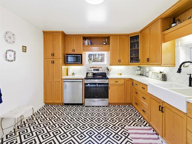 









37


MCIVOR

LANE,
St Andrews,




MB
R1A 2A7

