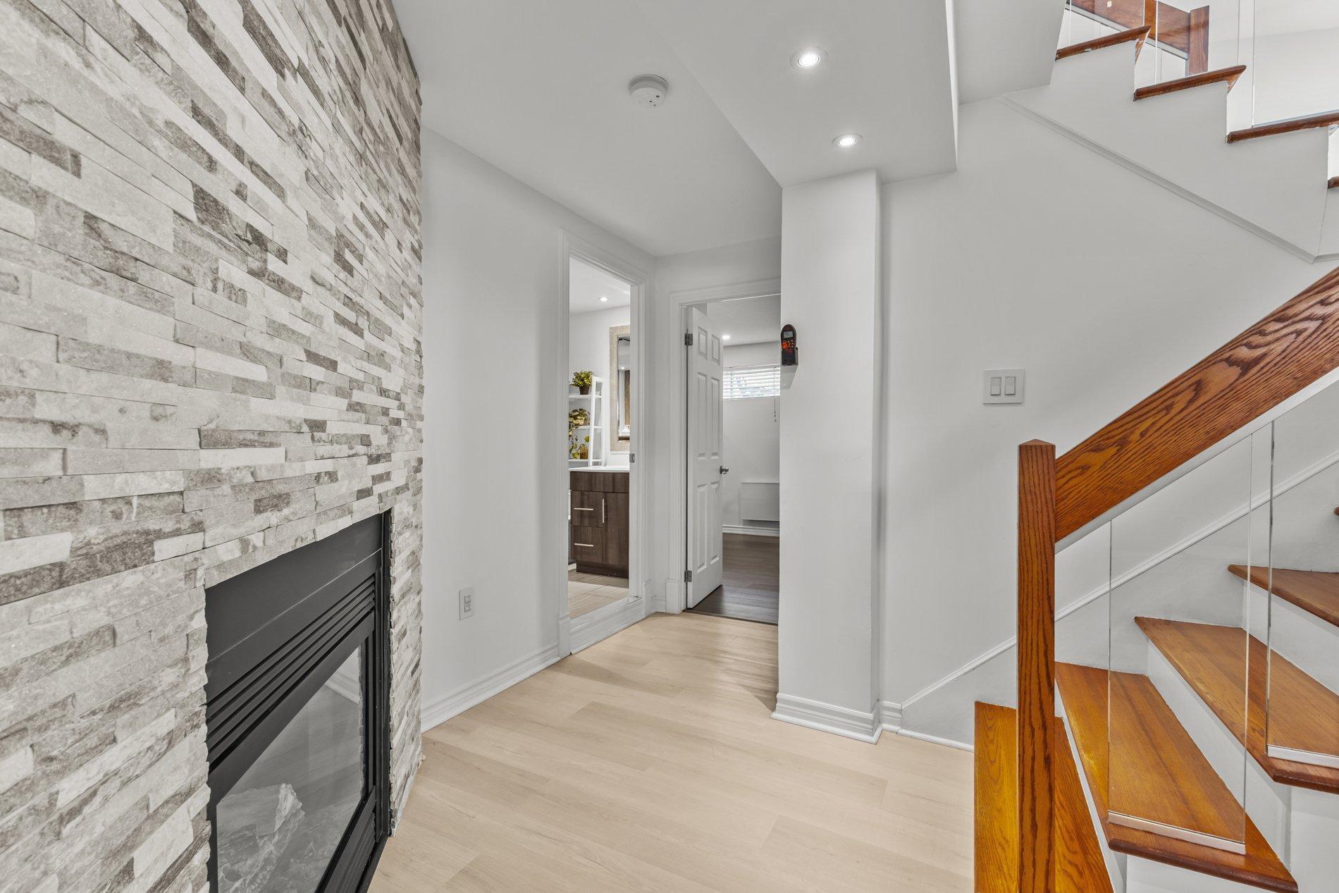 









80


Rue des Tourterelles

,
La Prairie,




QC
J5R5W3

