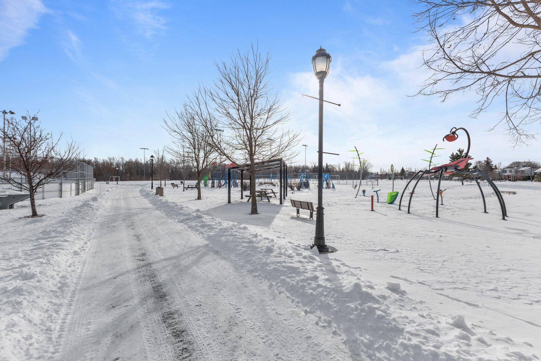 









80


Rue des Tourterelles

,
La Prairie,




QC
J5R5W3

