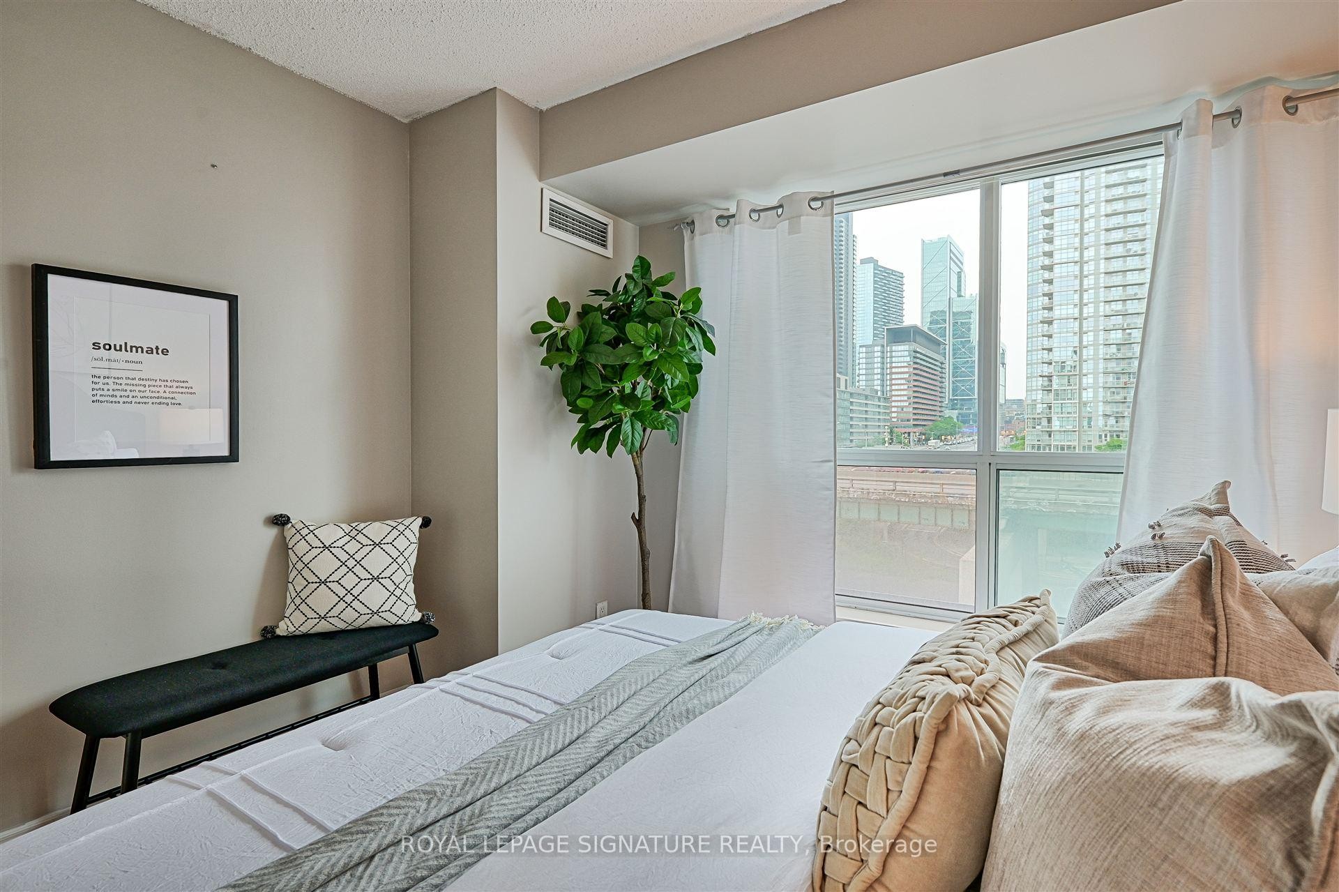 









410


Queens Quay

N/A West, 505,
Toronto,




ON
M5V 3T1

