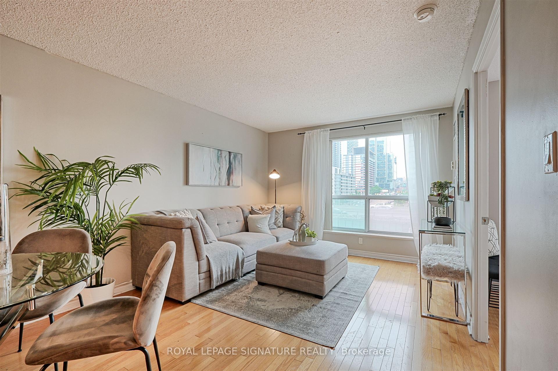 









410


Queens Quay

N/A West, 505,
Toronto,




ON
M5V 3T1

