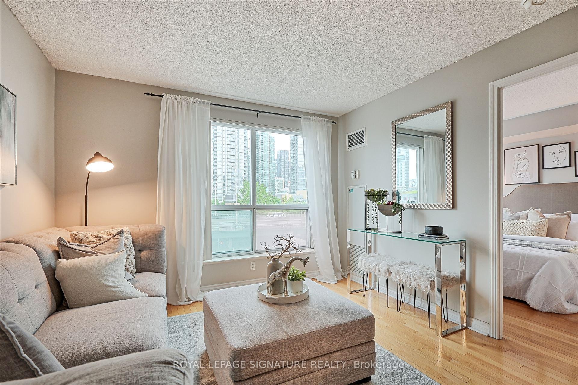 









410


Queens Quay

N/A West, 505,
Toronto,




ON
M5V 3T1

