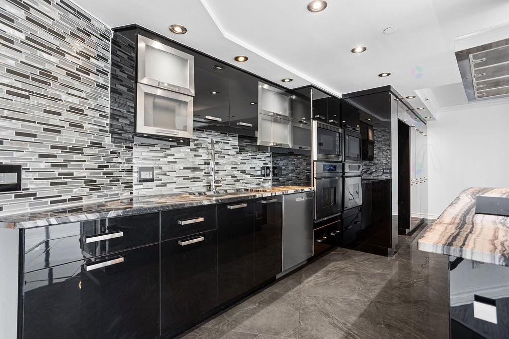 









4450


Prom. Paton

, 511,
Laval (Chomedey),




QC
H7W5J7

