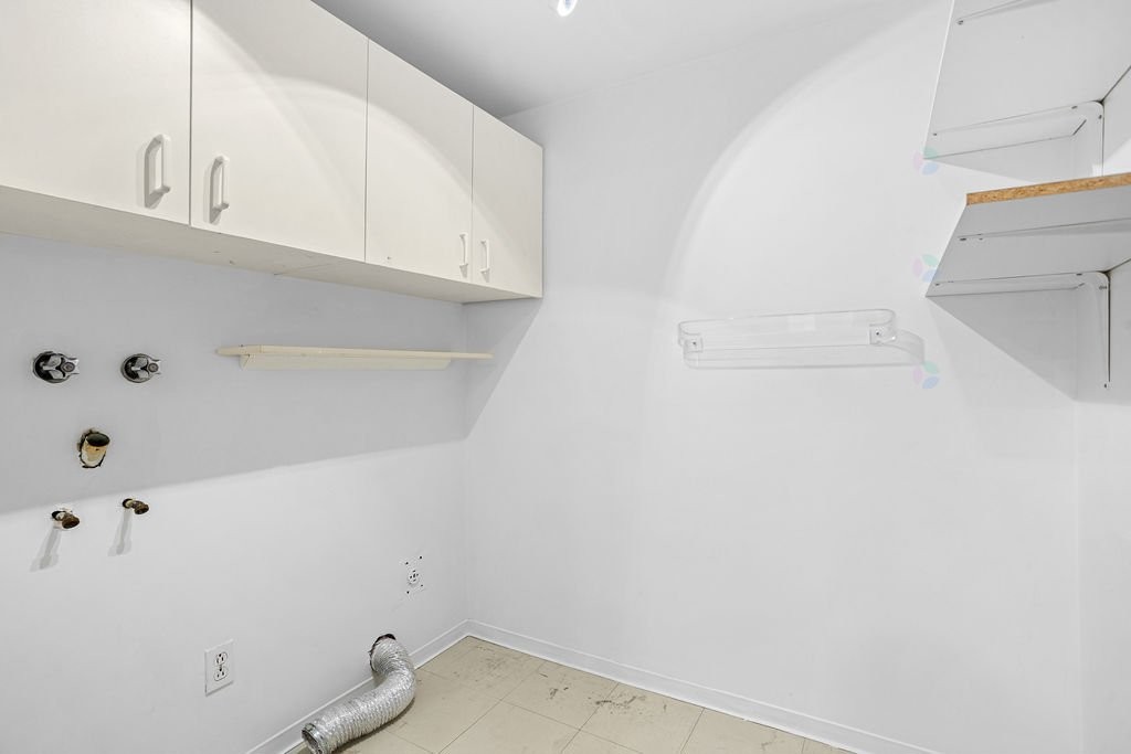 









4450


Prom. Paton

, 511,
Laval (Chomedey),




QC
H7W5J7

