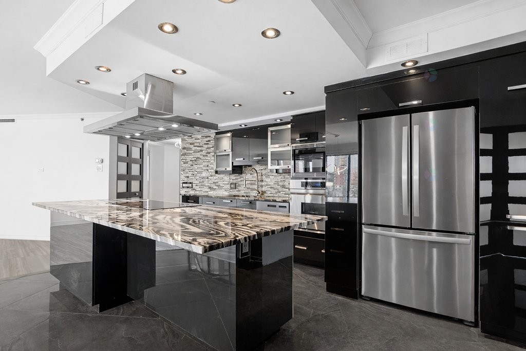 









4450


Prom. Paton

, 511,
Laval (Chomedey),




QC
H7W5J7

