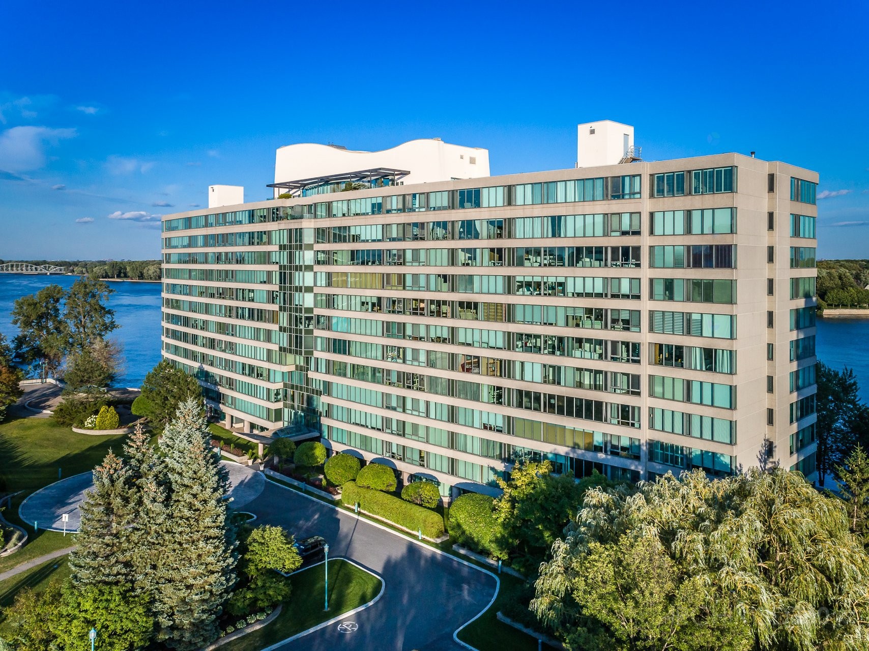









4450


Prom. Paton

, 511,
Laval (Chomedey),




QC
H7W5J7

