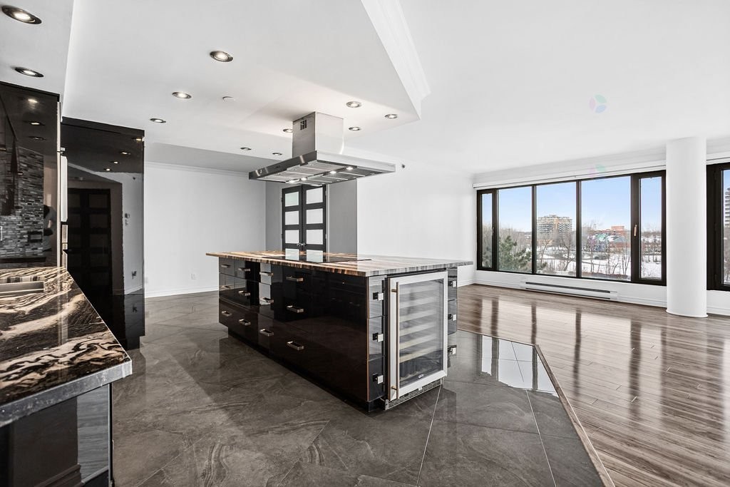 









4450


Prom. Paton

, 511,
Laval (Chomedey),




QC
H7W5J7

