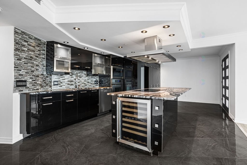 









4450


Prom. Paton

, 511,
Laval (Chomedey),




QC
H7W5J7

