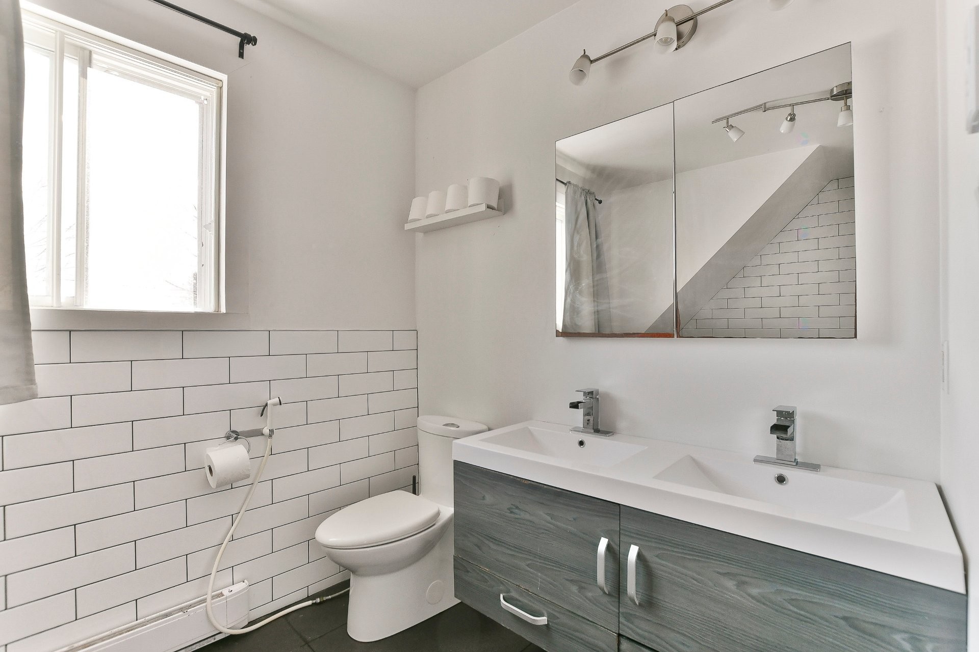 









108


Rue Vanier

,
L'Épiphanie,




QC
J5X3A7

