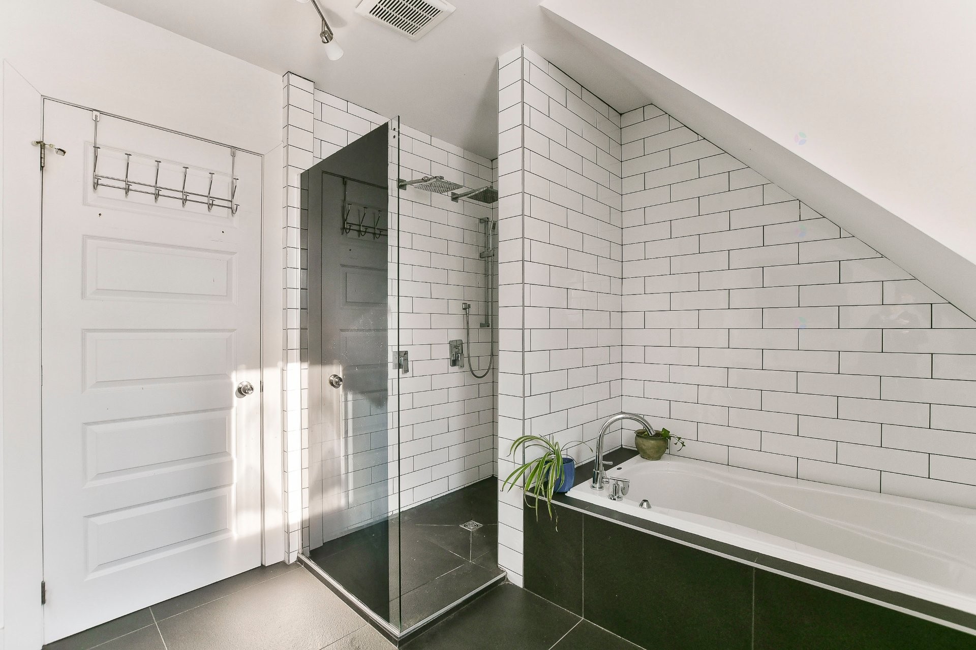 









108


Rue Vanier

,
L'Épiphanie,




QC
J5X3A7

