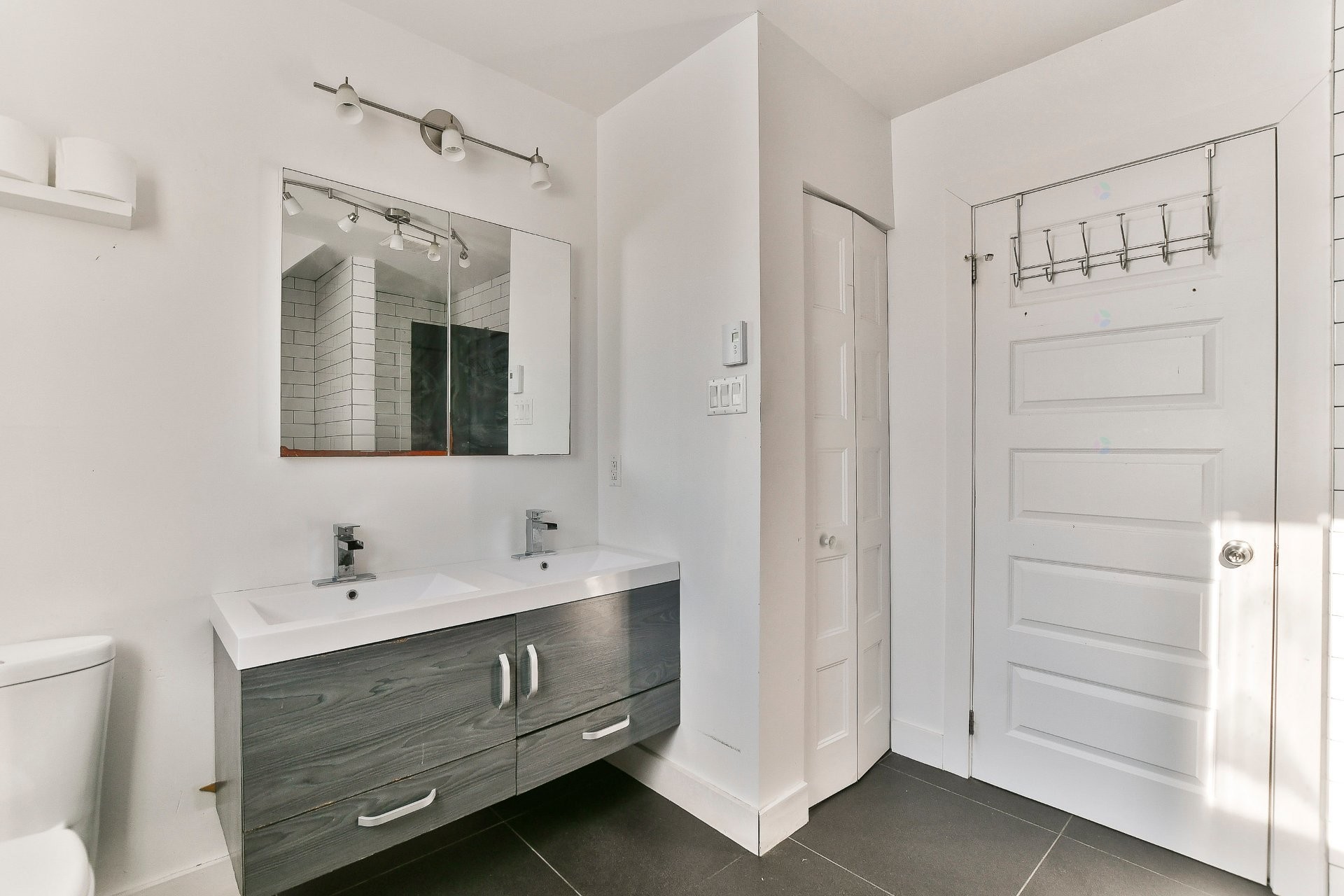 









108


Rue Vanier

,
L'Épiphanie,




QC
J5X3A7

