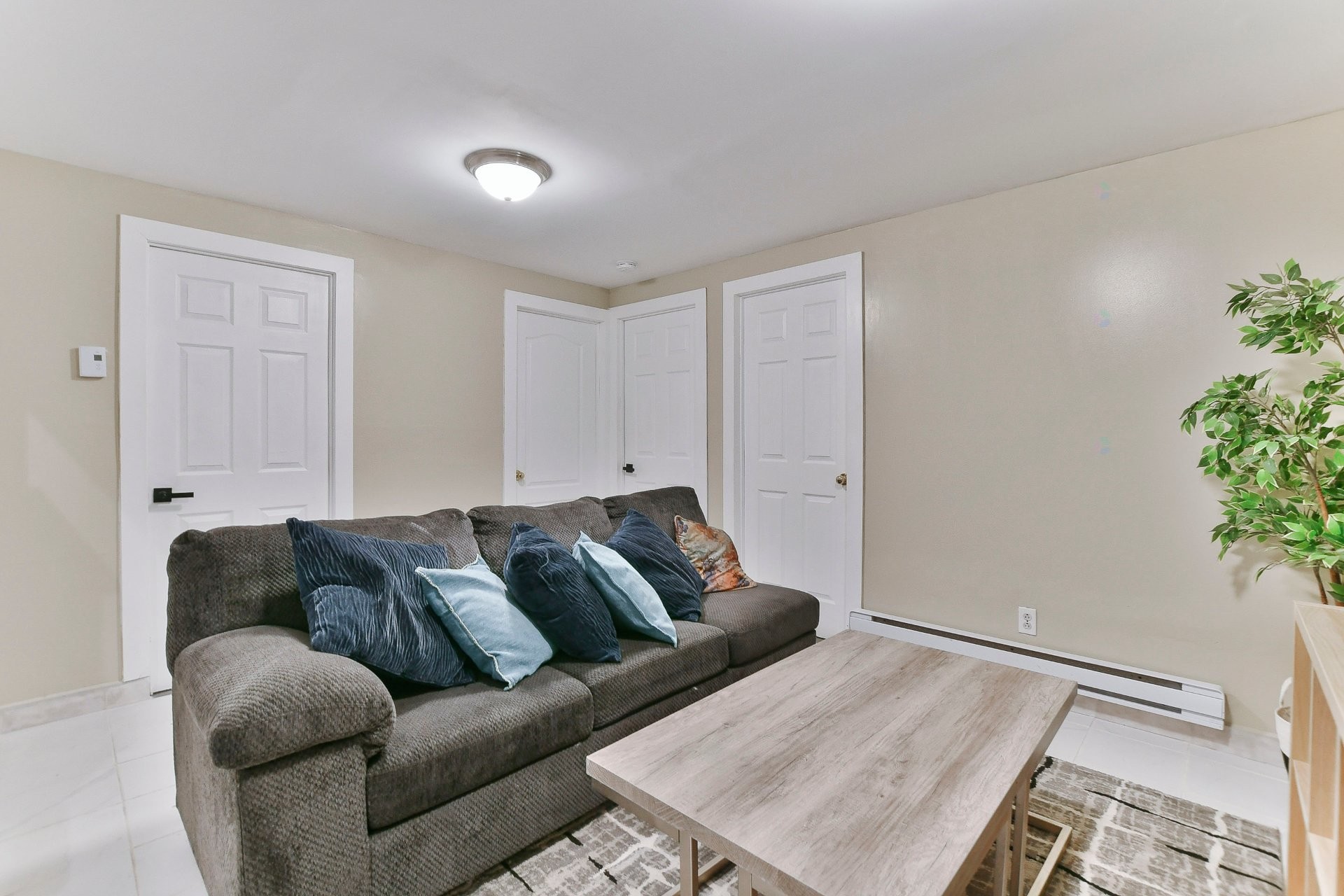 









108


Rue Vanier

,
L'Épiphanie,




QC
J5X3A7

