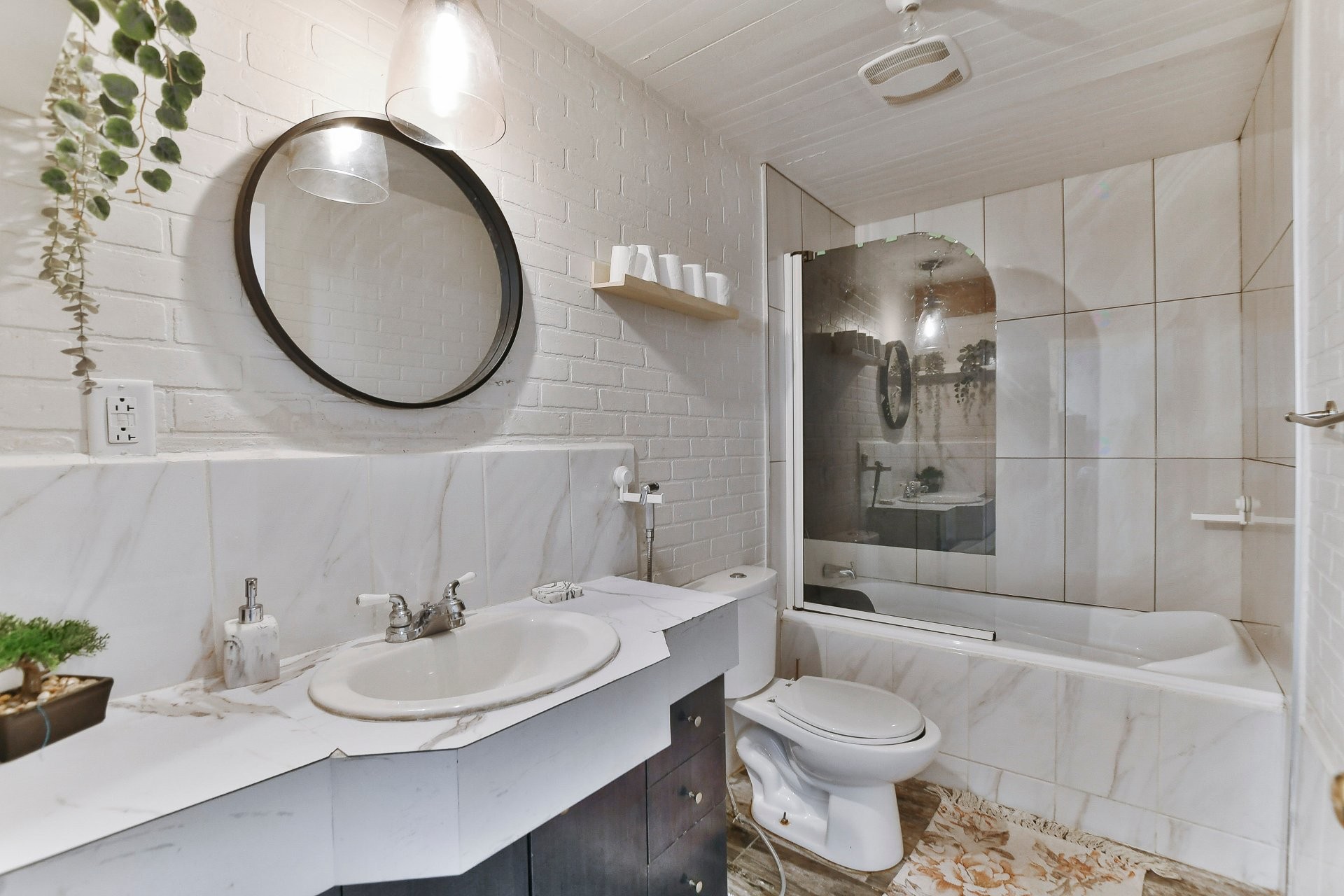 









108


Rue Vanier

,
L'Épiphanie,




QC
J5X3A7

