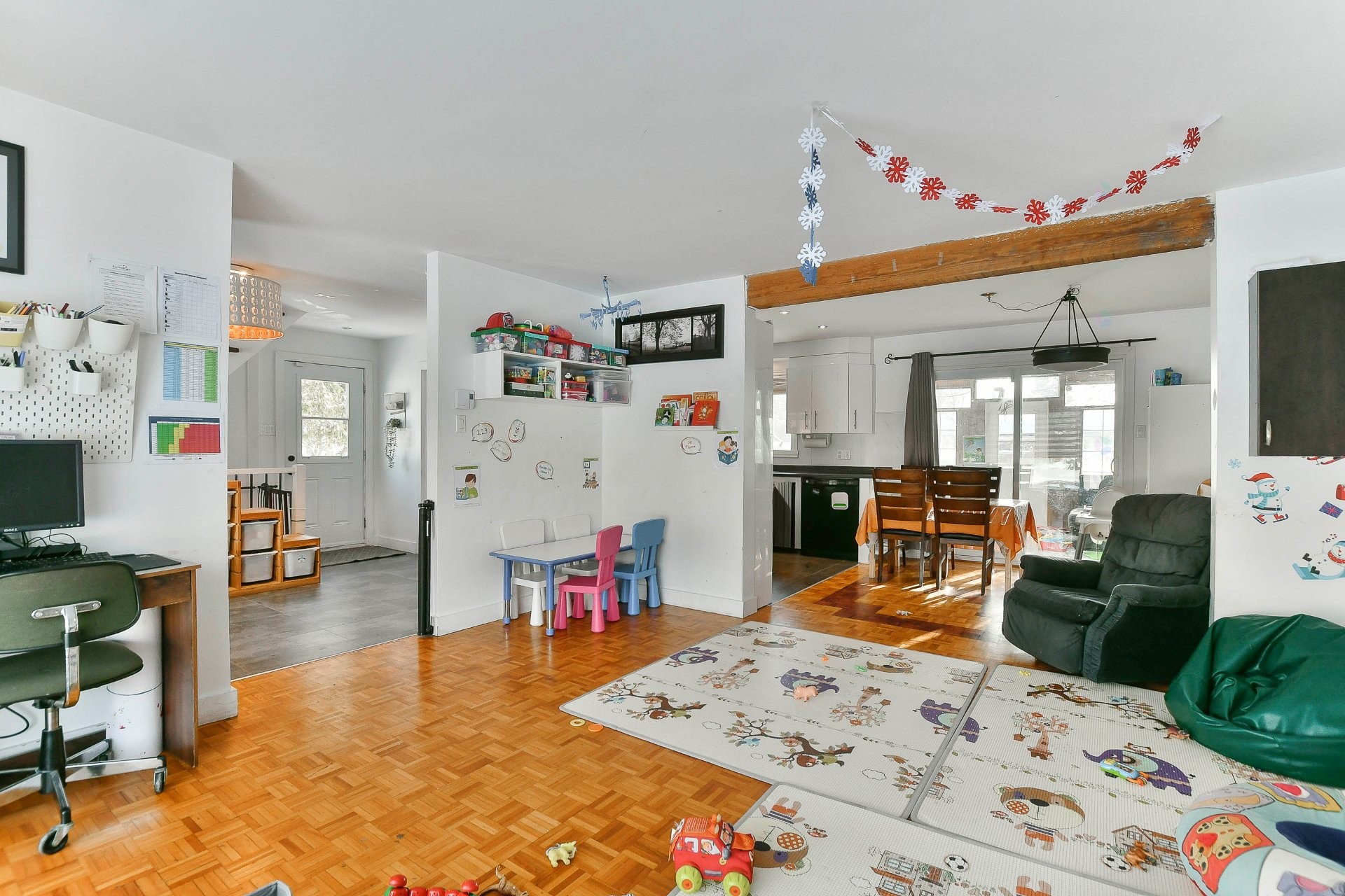 









108


Rue Vanier

,
L'Épiphanie,




QC
J5X3A7

