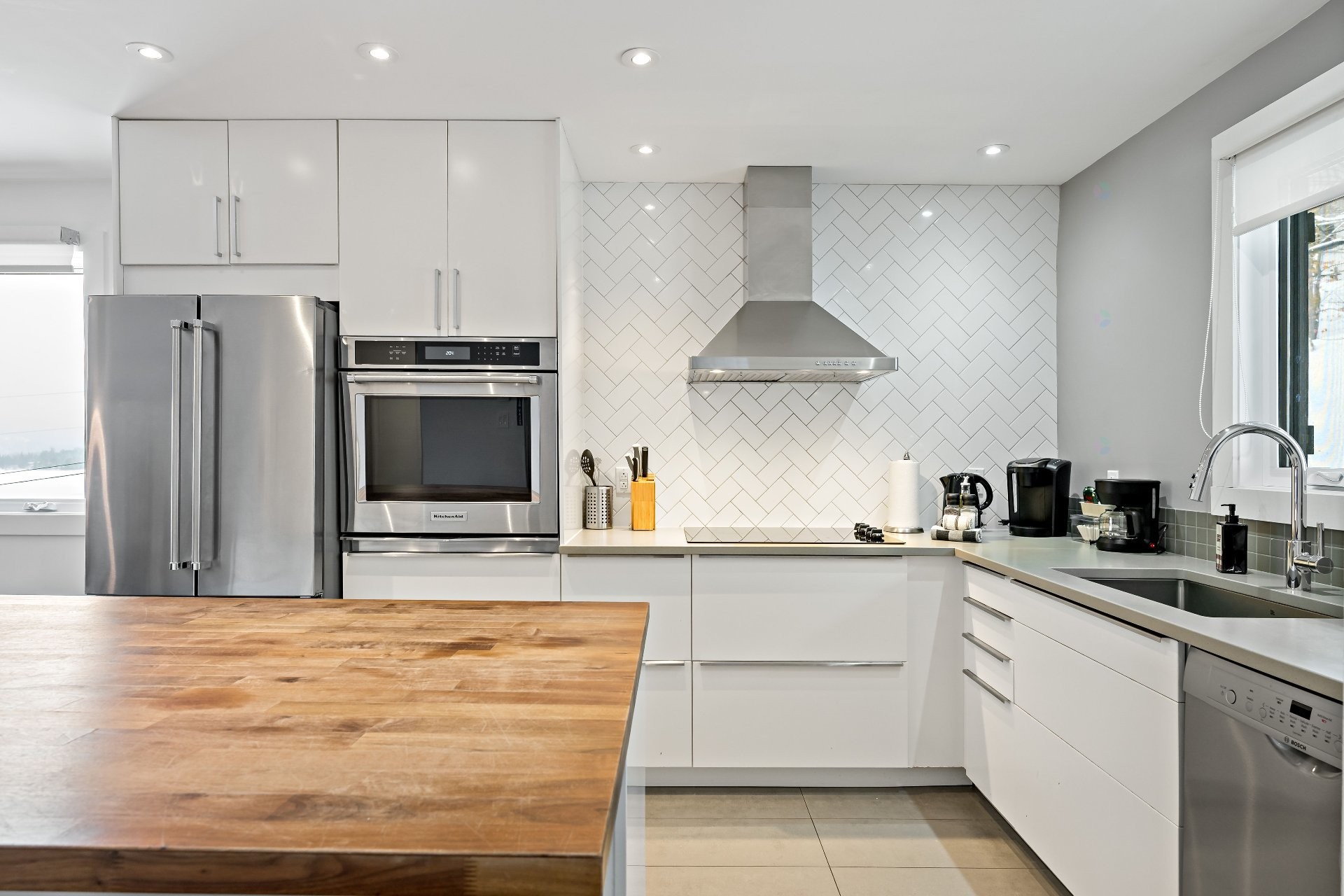 









140


Rue Cuttle

, 464,
Mont-Tremblant,




QC
J8E1B6

