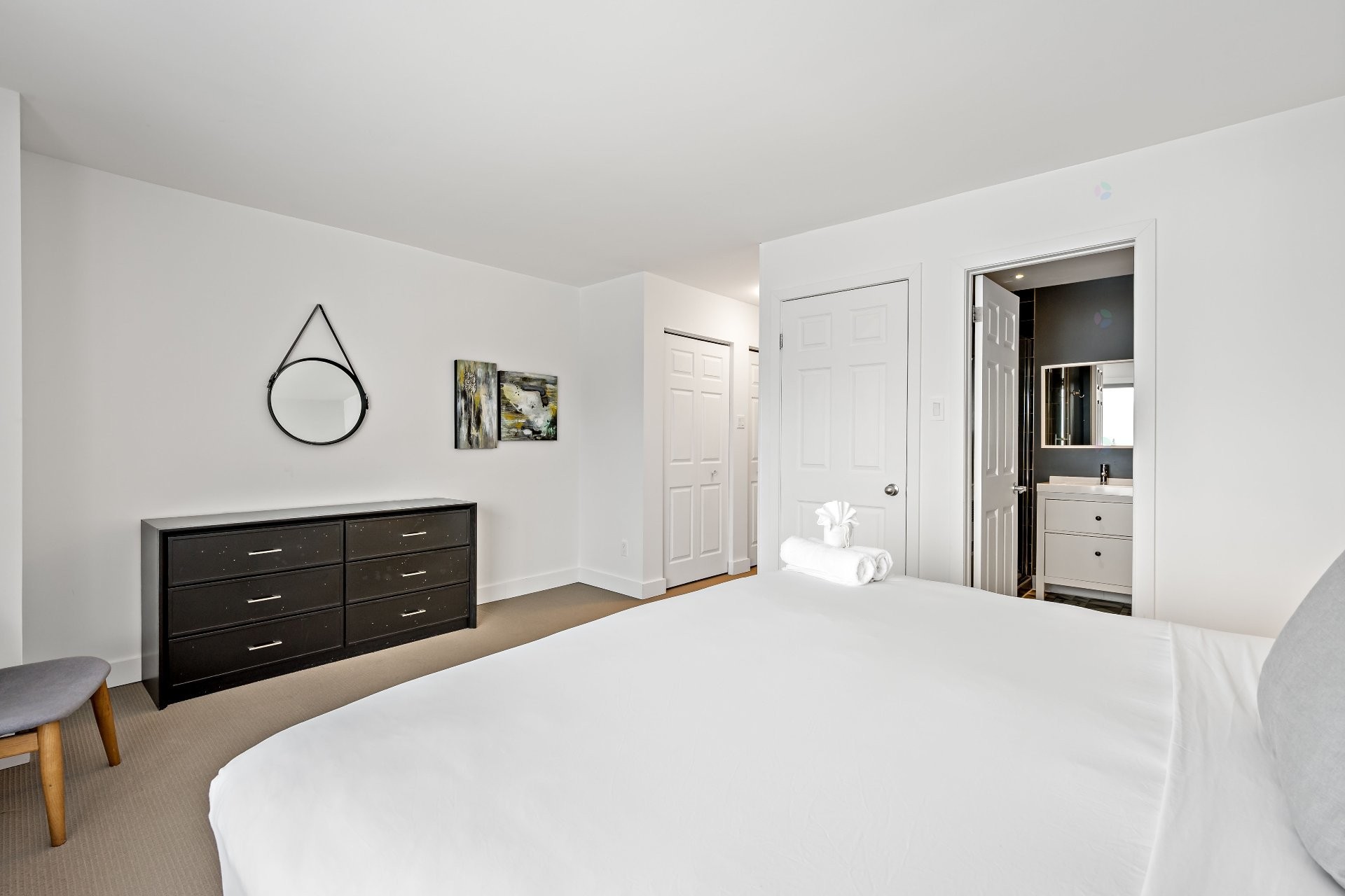 









140


Rue Cuttle

, 464,
Mont-Tremblant,




QC
J8E1B6

