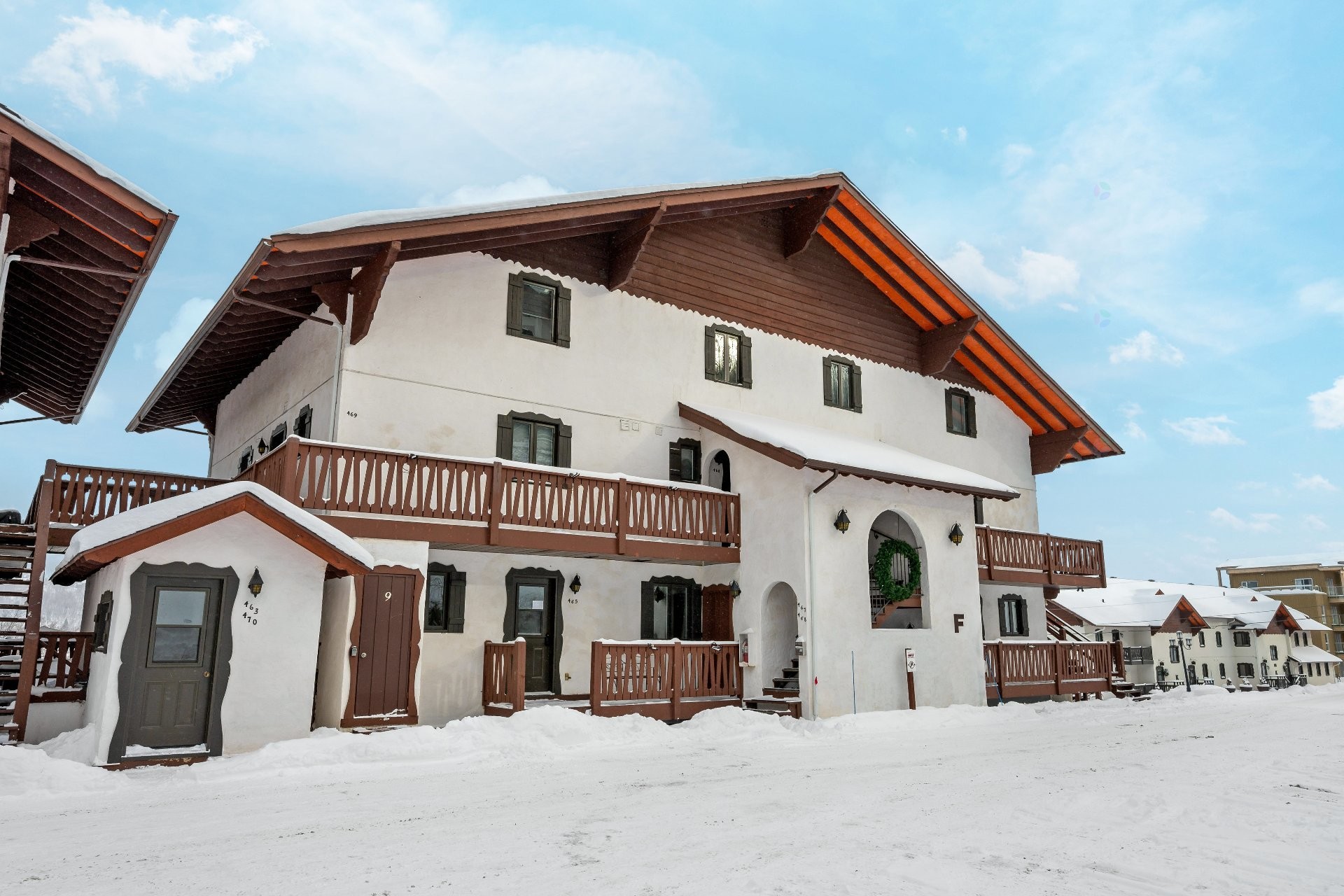 









140


Rue Cuttle

, 464,
Mont-Tremblant,




QC
J8E1B6

