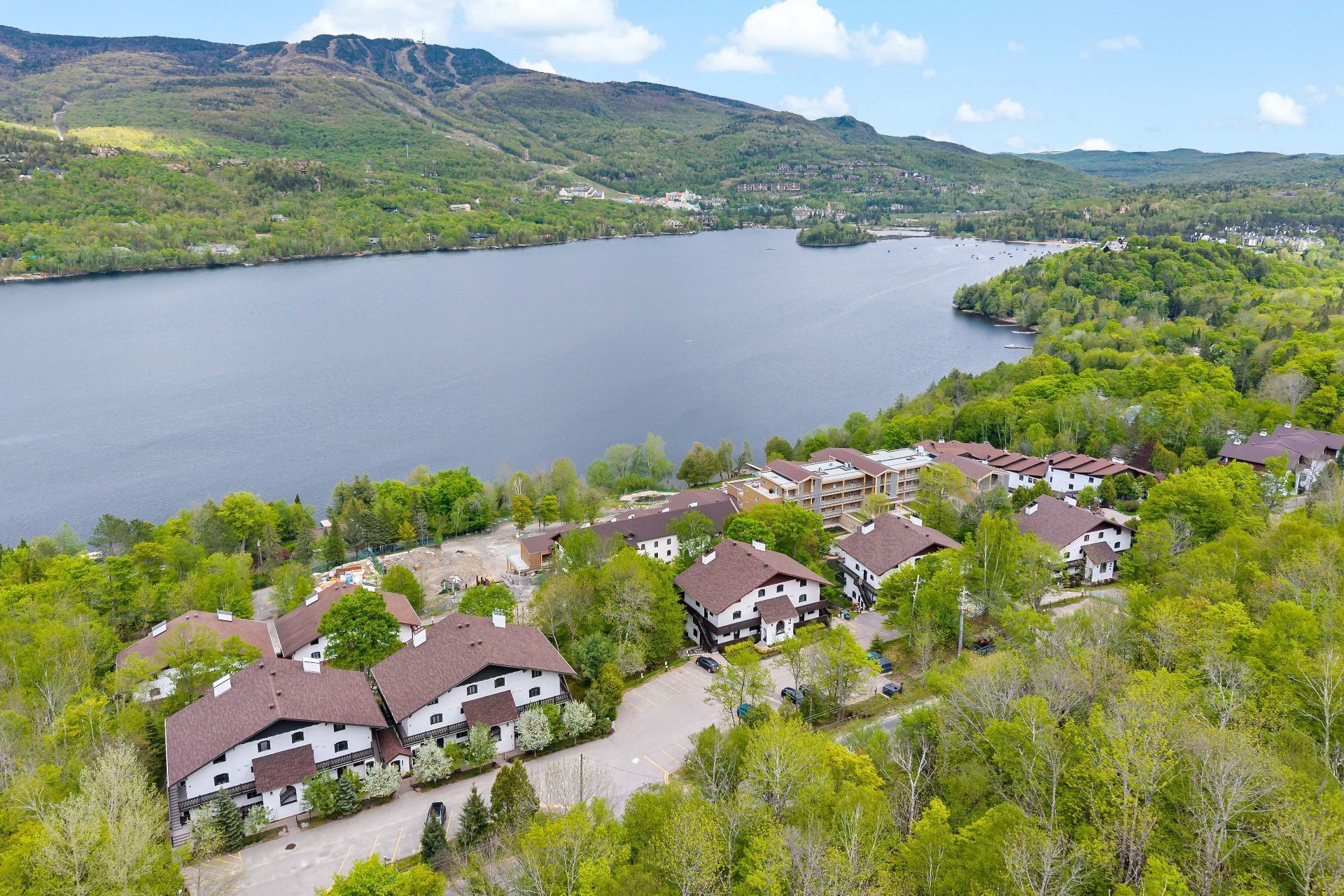 









140


Rue Cuttle

, 464,
Mont-Tremblant,




QC
J8E1B9

