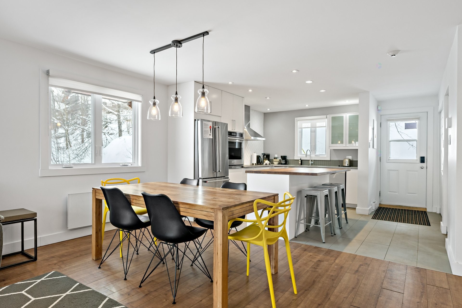 









140


Rue Cuttle

, 464,
Mont-Tremblant,




QC
J8E1B6

