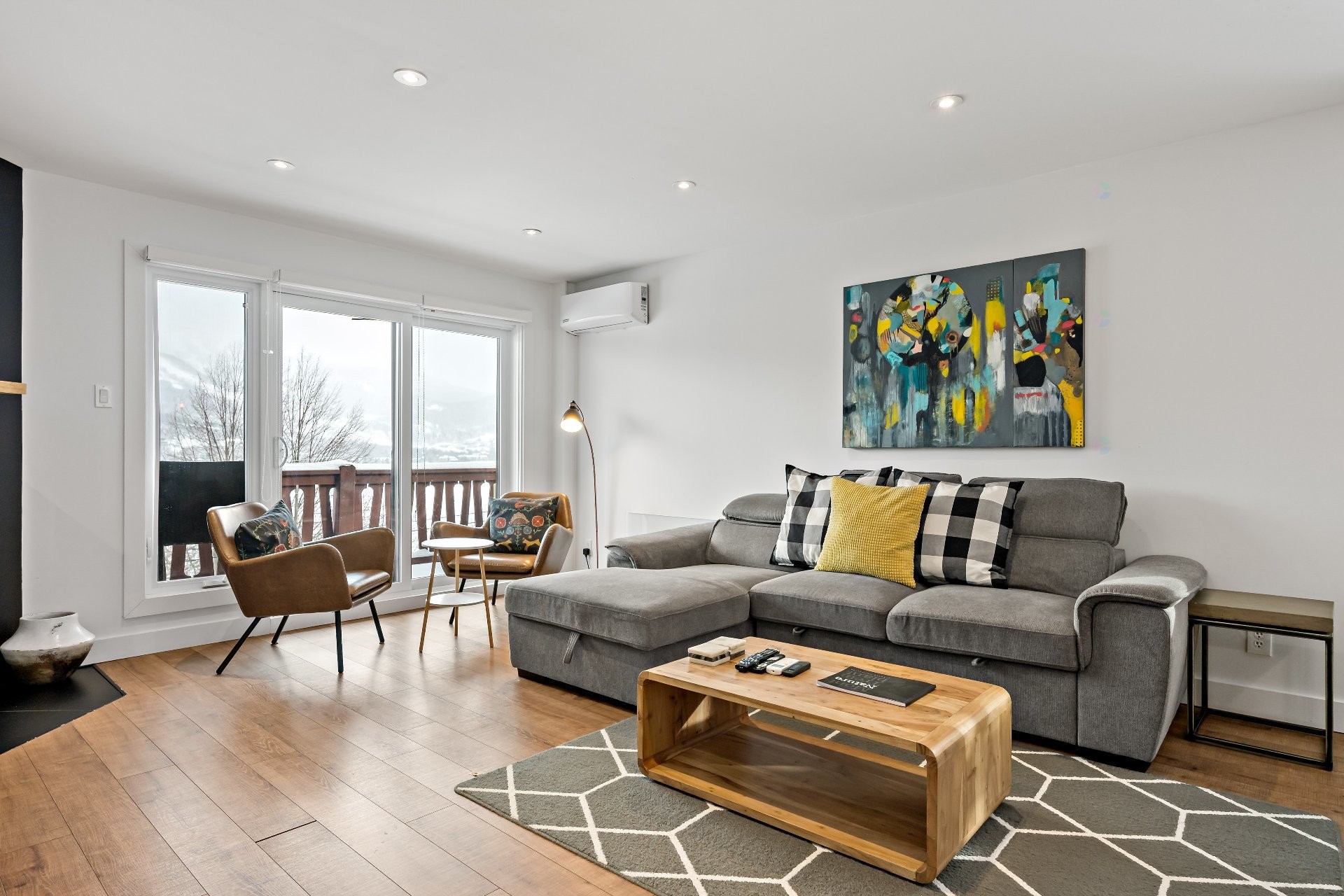 









140


Rue Cuttle

, 464,
Mont-Tremblant,




QC
J8E1B6

