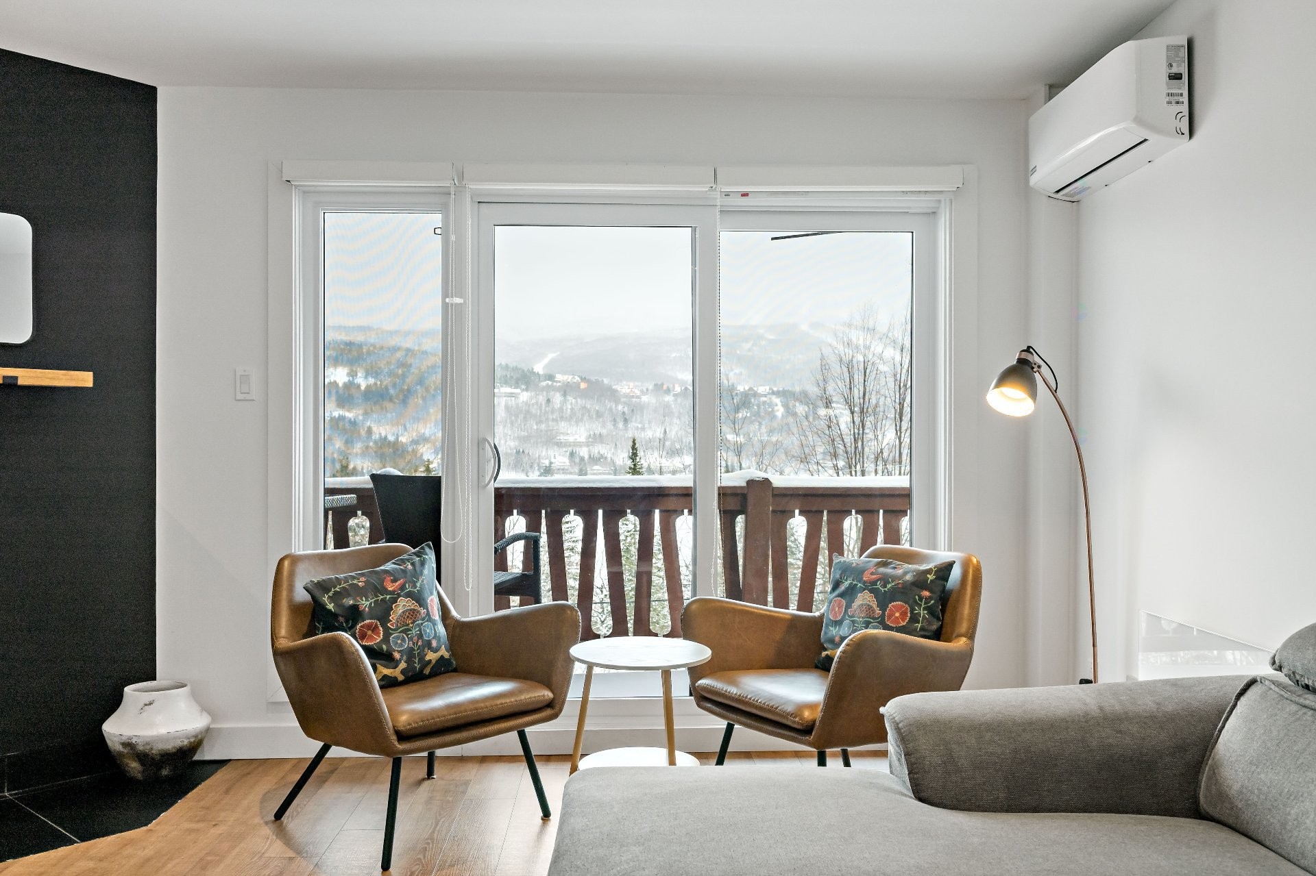 









140


Rue Cuttle

, 464,
Mont-Tremblant,




QC
J8E1B6

