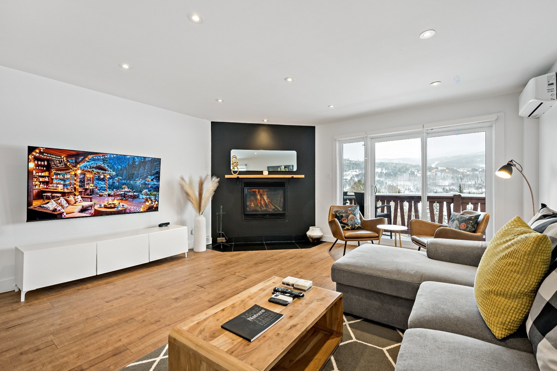 









140


Rue Cuttle

, 464,
Mont-Tremblant,




QC
J8E1B6

