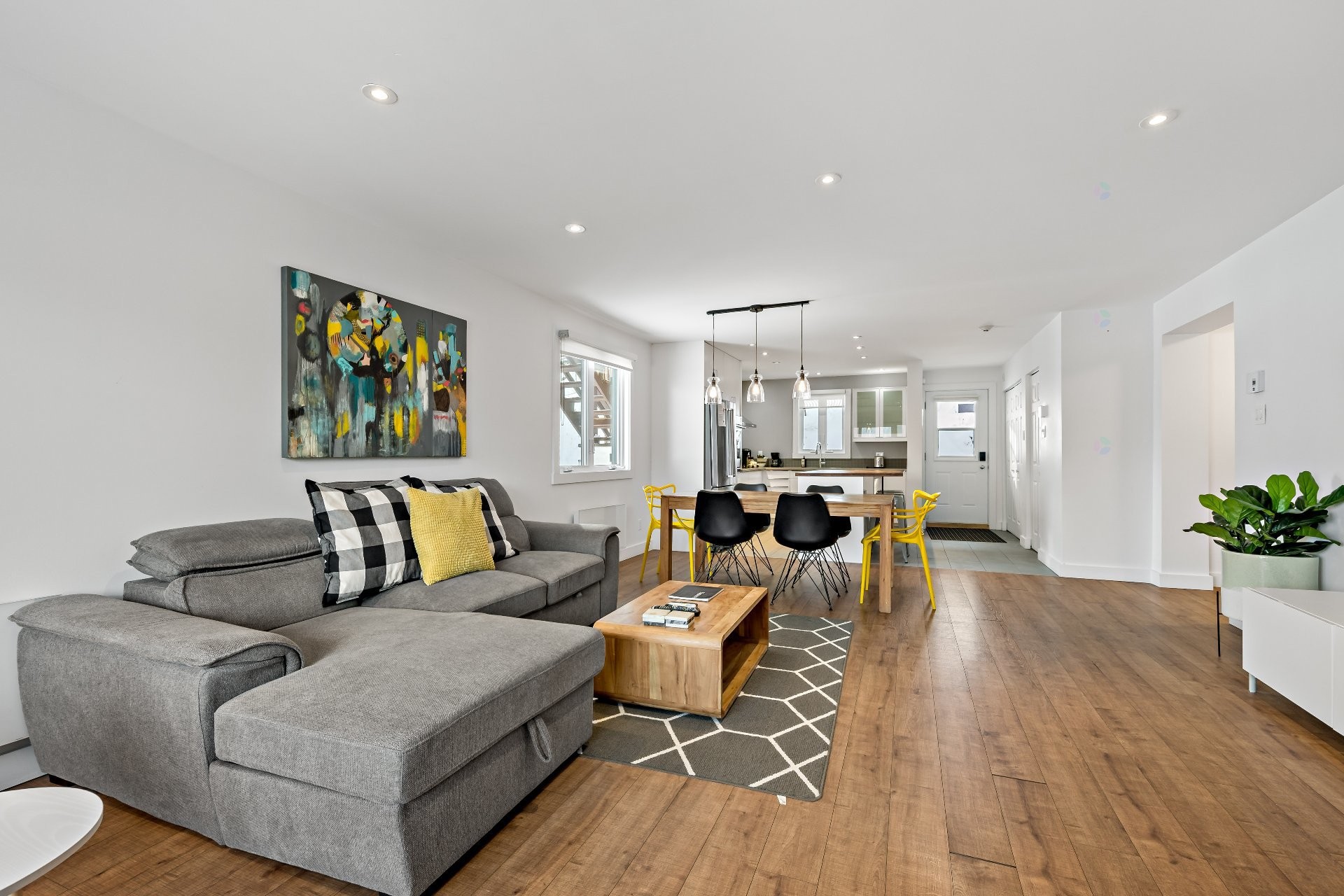 









140


Rue Cuttle

, 464,
Mont-Tremblant,




QC
J8E1B6

