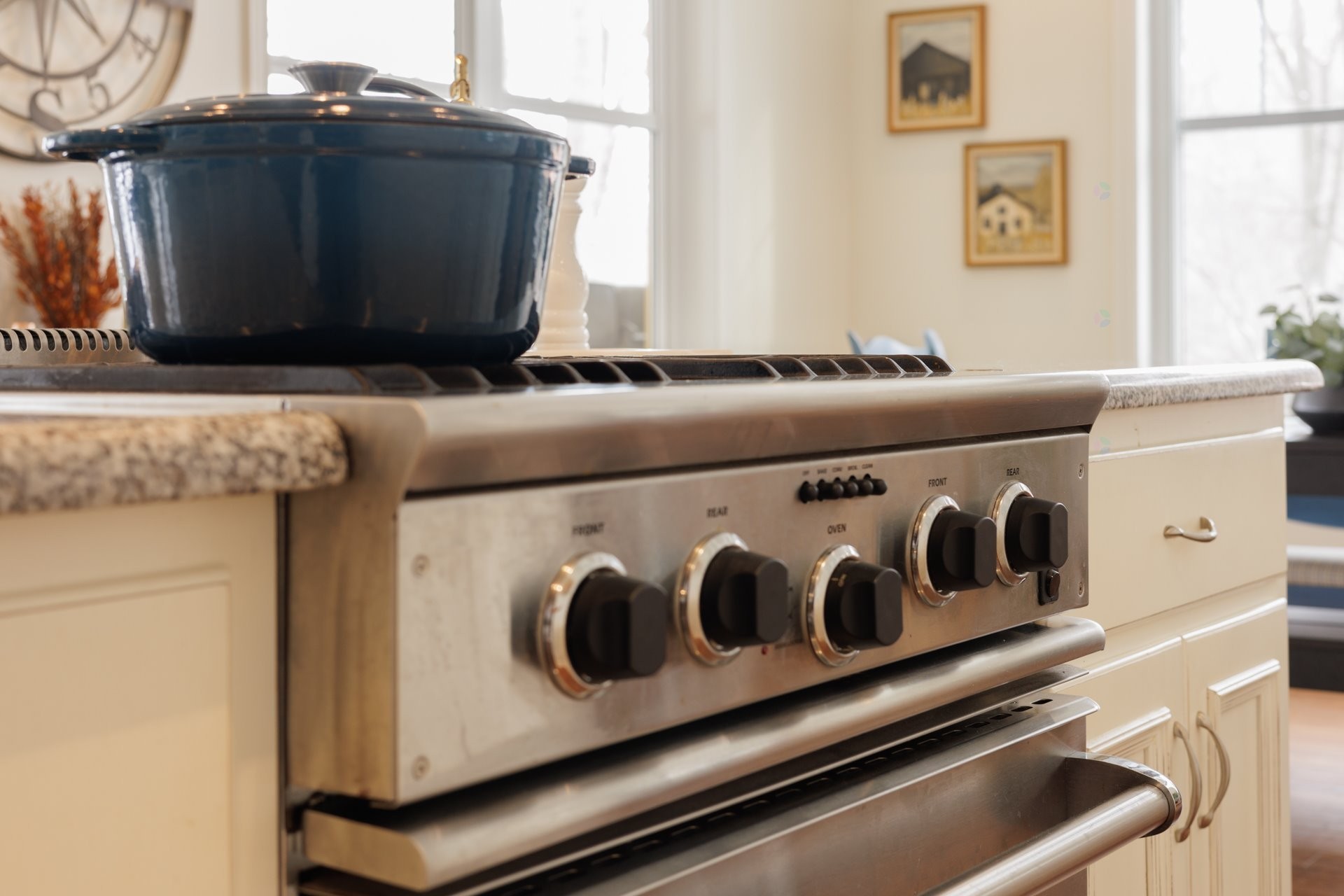 









243


Rue Létourneau

,
Rigaud,




QC
J0P1P0

