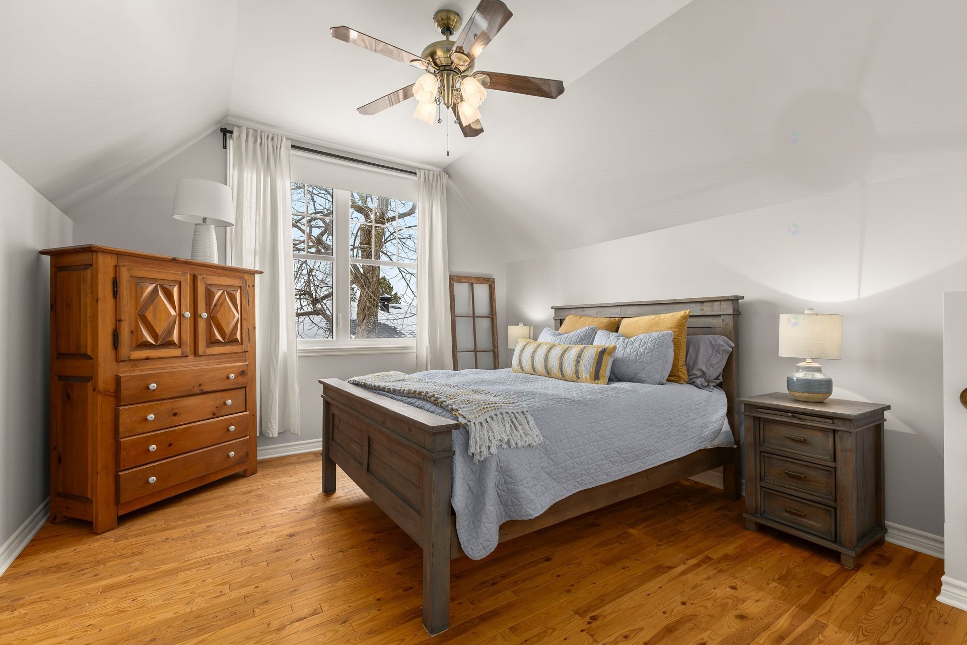 









243


Rue Létourneau

,
Rigaud,




QC
J0P1P0

