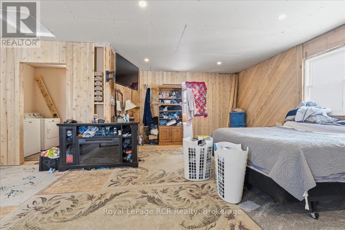 












45169 JAMESTOWN ROAD

,
Huron East (Grey),




Ontario
N4W3G7

