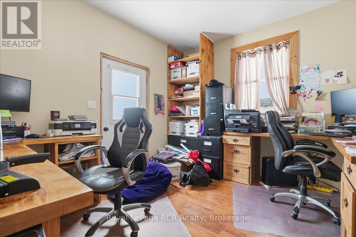 












45169 JAMESTOWN ROAD

,
Huron East (Grey),




Ontario
N4W3G7

