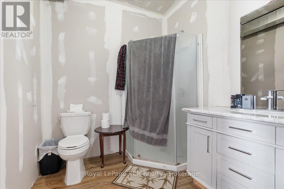 












45169 JAMESTOWN ROAD

,
Huron East (Grey),




Ontario
N4W3G7

