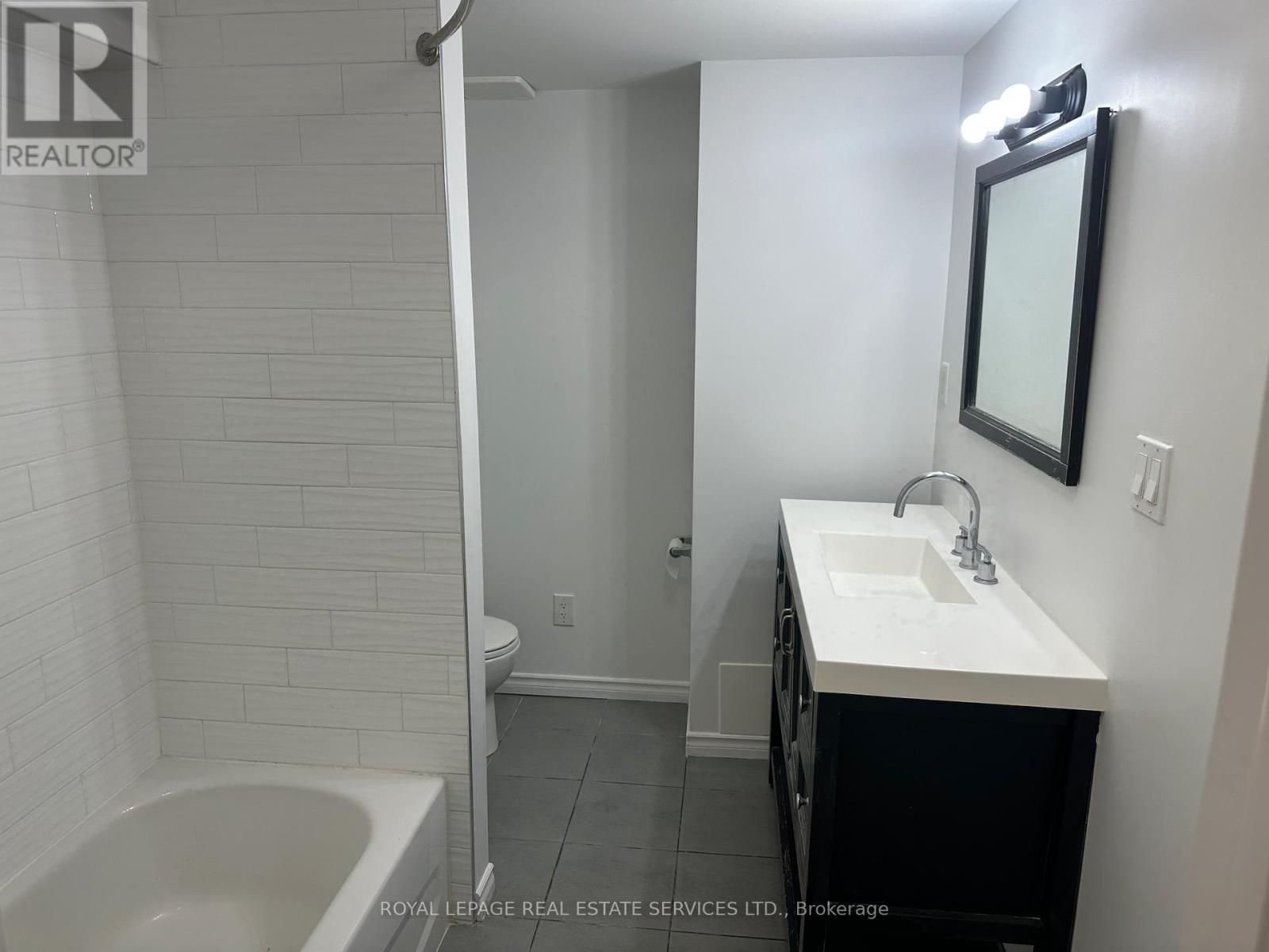 












BSMT - 1 GRUENWALD GATE E

,
Brampton,




Ontario
L6Y6C4

