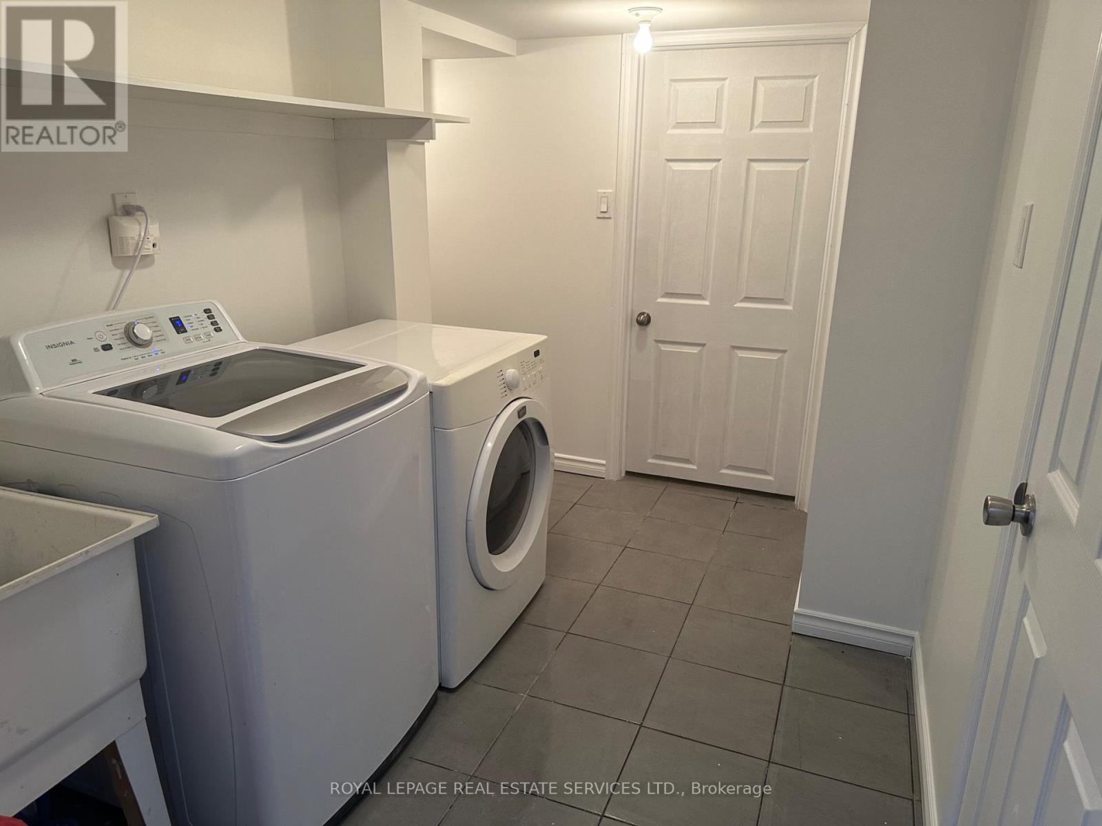 












BSMT - 1 GRUENWALD GATE E

,
Brampton,




Ontario
L6Y6C4

