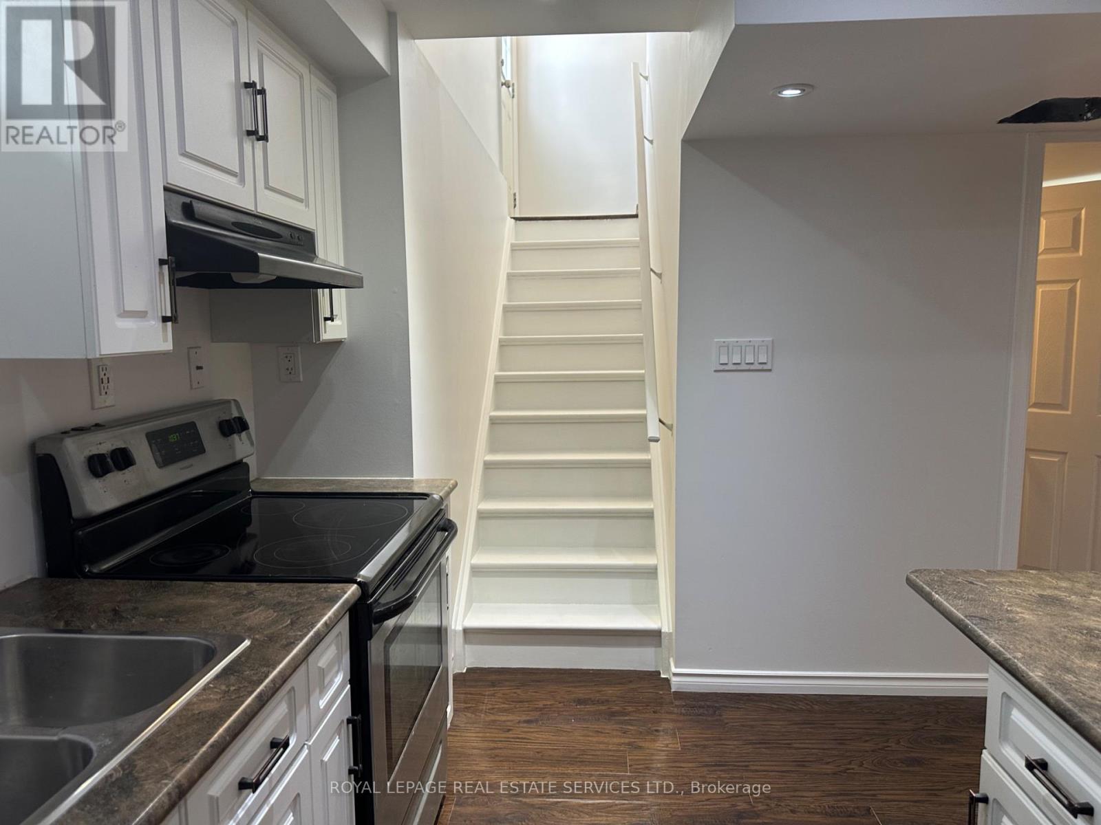 












BSMT - 1 GRUENWALD GATE E

,
Brampton,




Ontario
L6Y6C4

