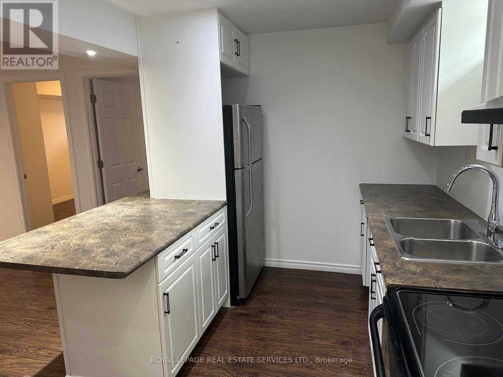 












BSMT - 1 GRUENWALD GATE E

,
Brampton,




Ontario
L6Y6C4

