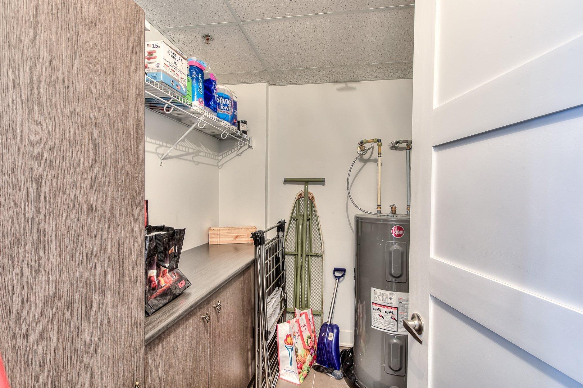 









3499


Av. Jacques-Bureau

, 306,
Laval (Chomedey),




QC
H7P0J8

