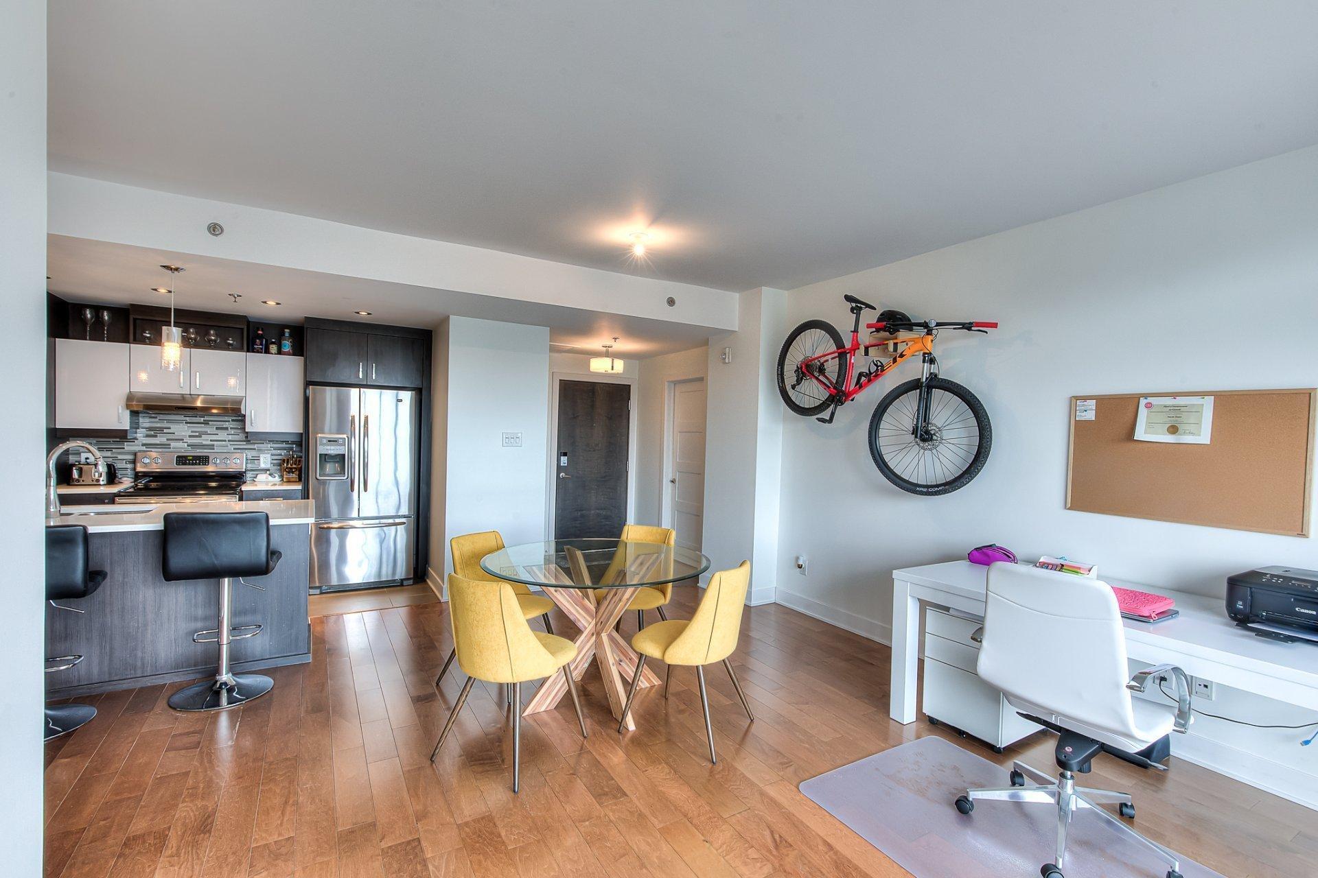 









3499


Av. Jacques-Bureau

, 306,
Laval (Chomedey),




QC
H7P0J8

