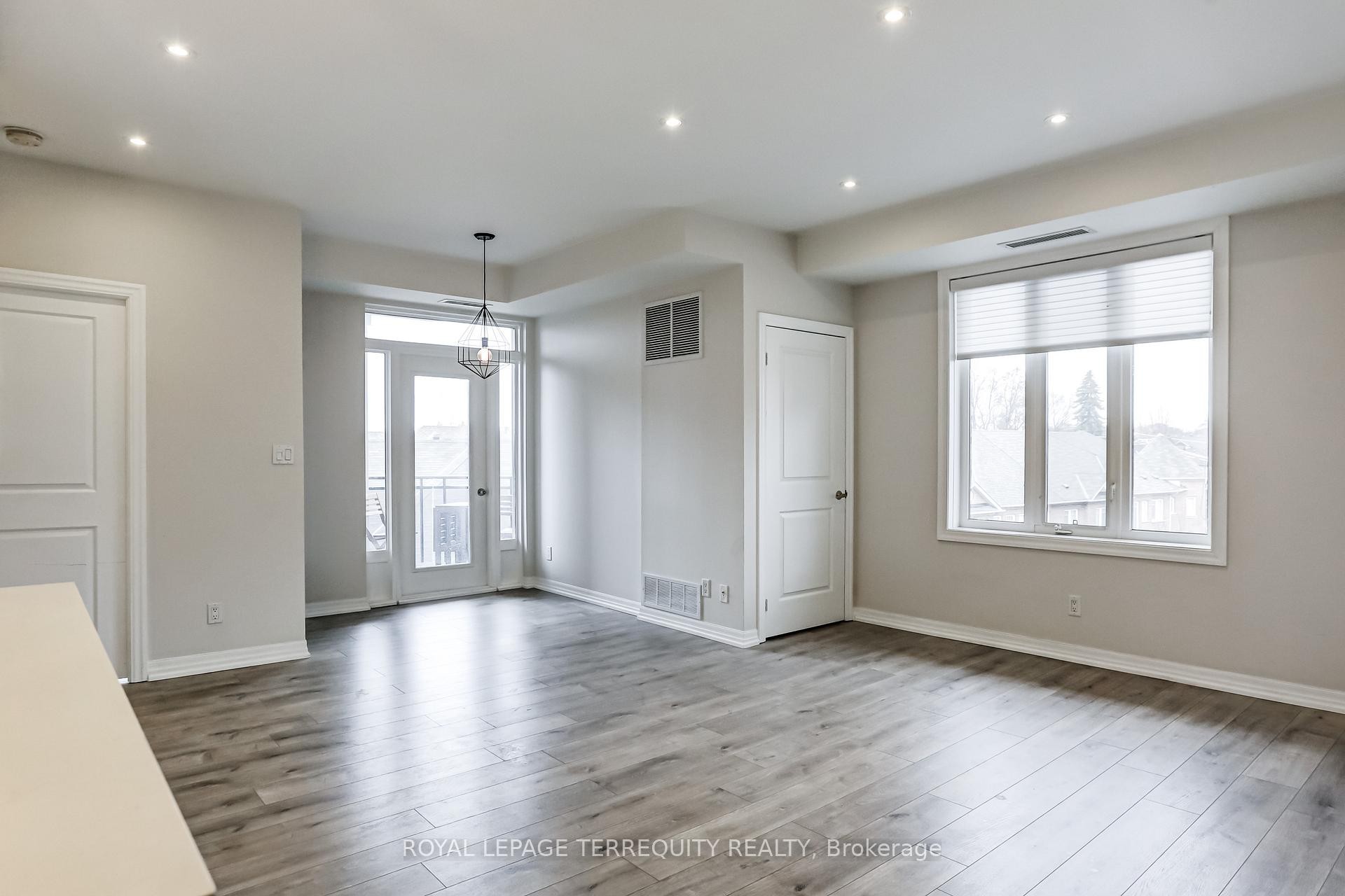 









245


Dalesford

Road, 422,
Toronto,




ON
M8Y 4H7

