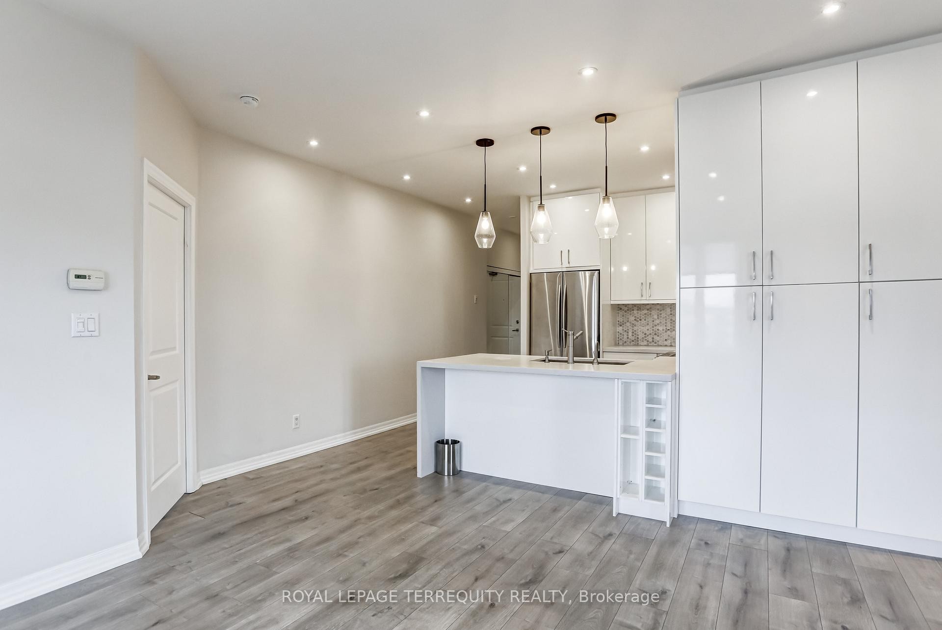 









245


Dalesford

Road, 422,
Toronto,




ON
M8Y 4H7

