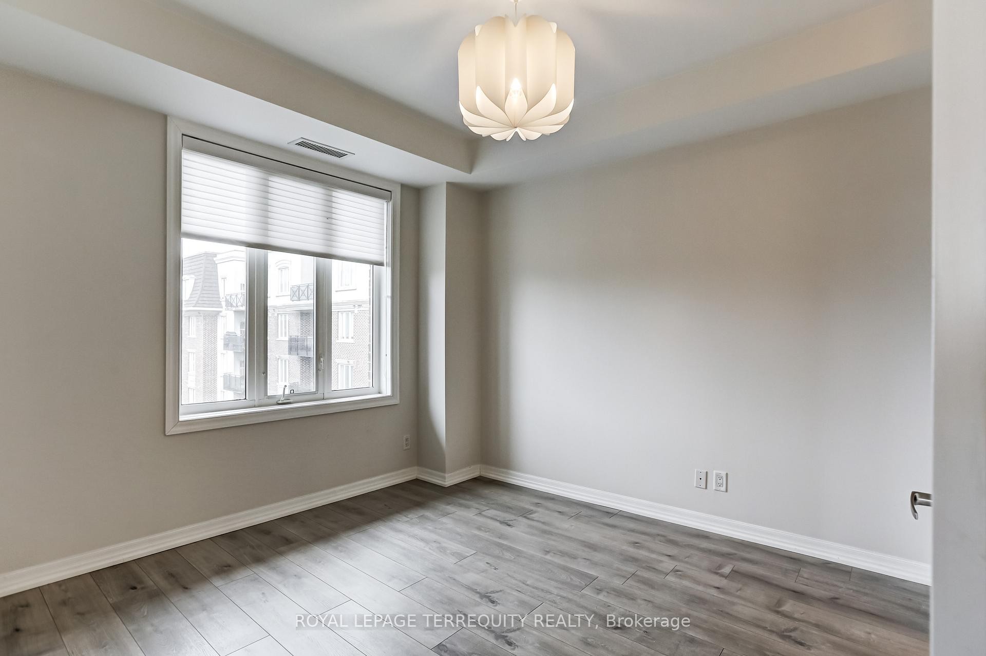 









245


Dalesford

Road, 422,
Toronto,




ON
M8Y 4H7

