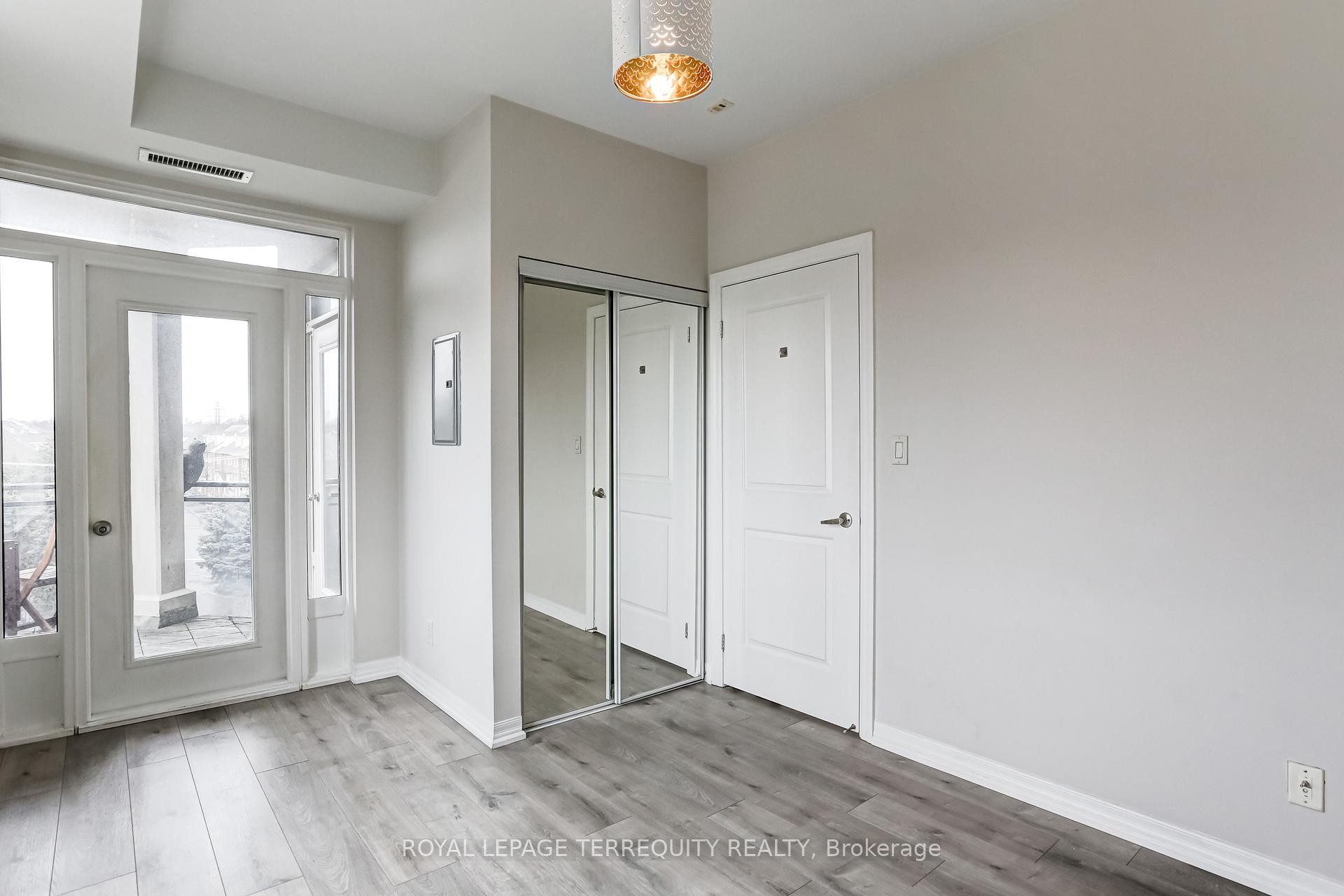 









245


Dalesford

Road, 422,
Toronto,




ON
M8Y 4H7

